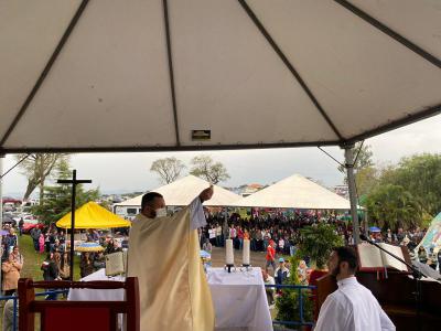 Missa em louvor ao Bom Jesus em Campo Mendes teve o PÃ¡roco SebastiÃ£o presidindo com liturgia da RÃ¡dio Campo Aberto